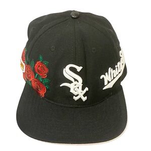 Chicago White Sox New Era MLB 9FIFTY 950 Snapback Cap Hat‎ Black Crown Roses